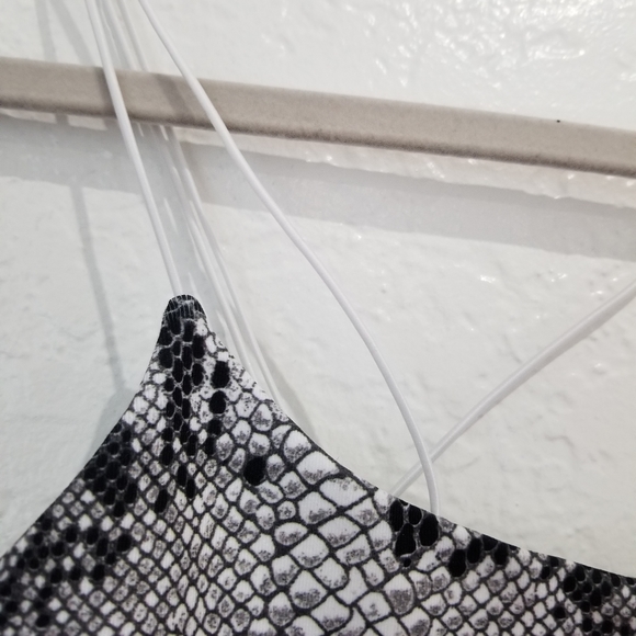 Asymetrical Crop Tank/Bralette by David Lerner - Picture 4 of 9